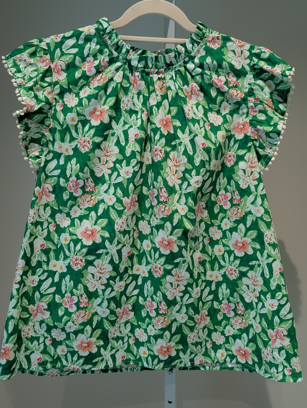 THML Floral Flutter Sleeve Blouse Top Sz M Spring Garden Cotton